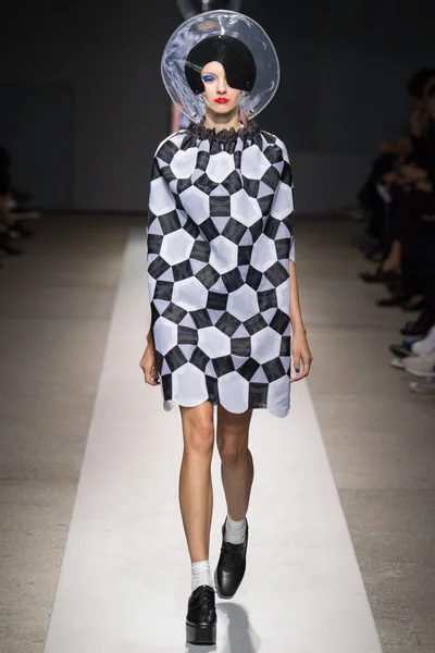 Look 40